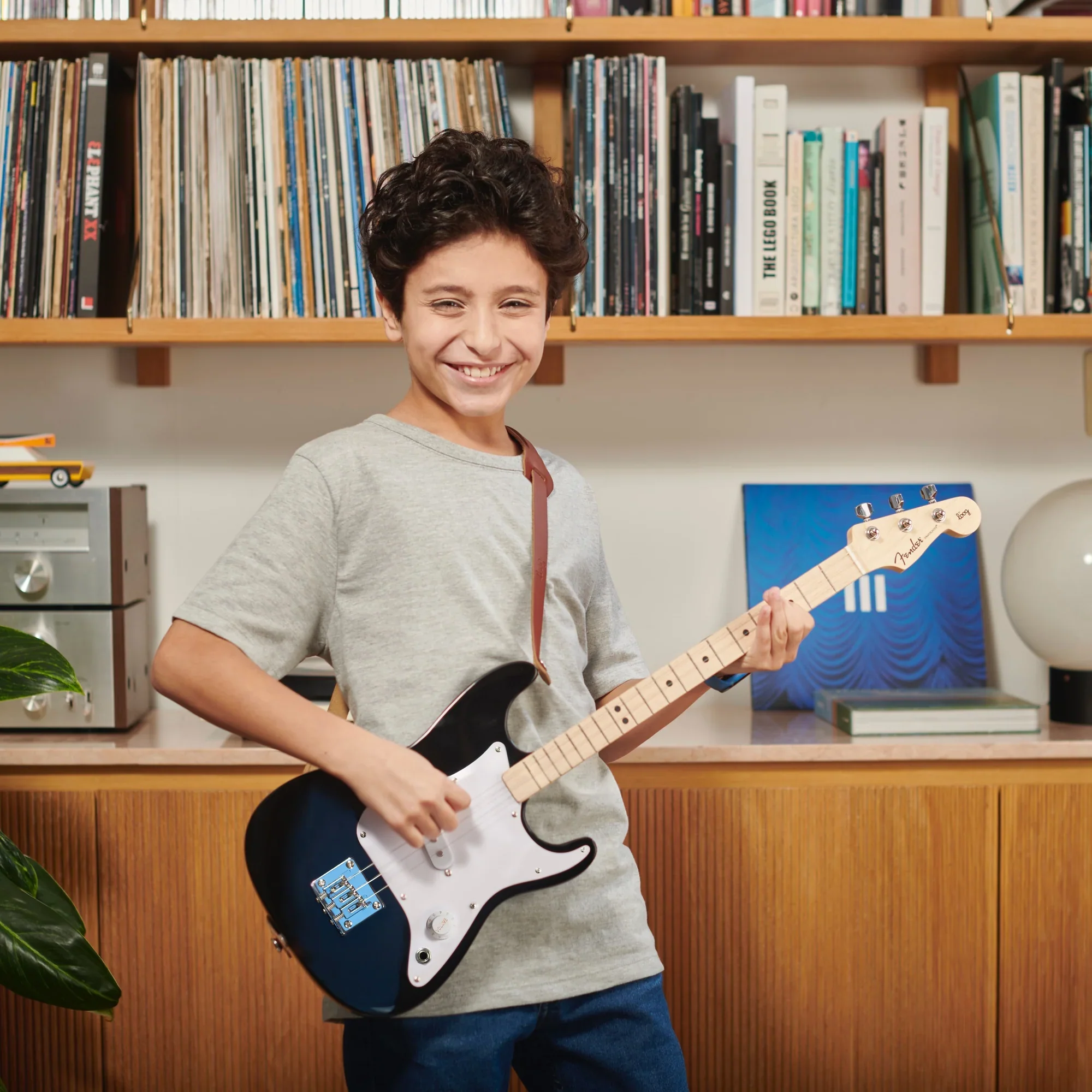 Fender x Loog Stratocaster Electric Guitars - Image 5