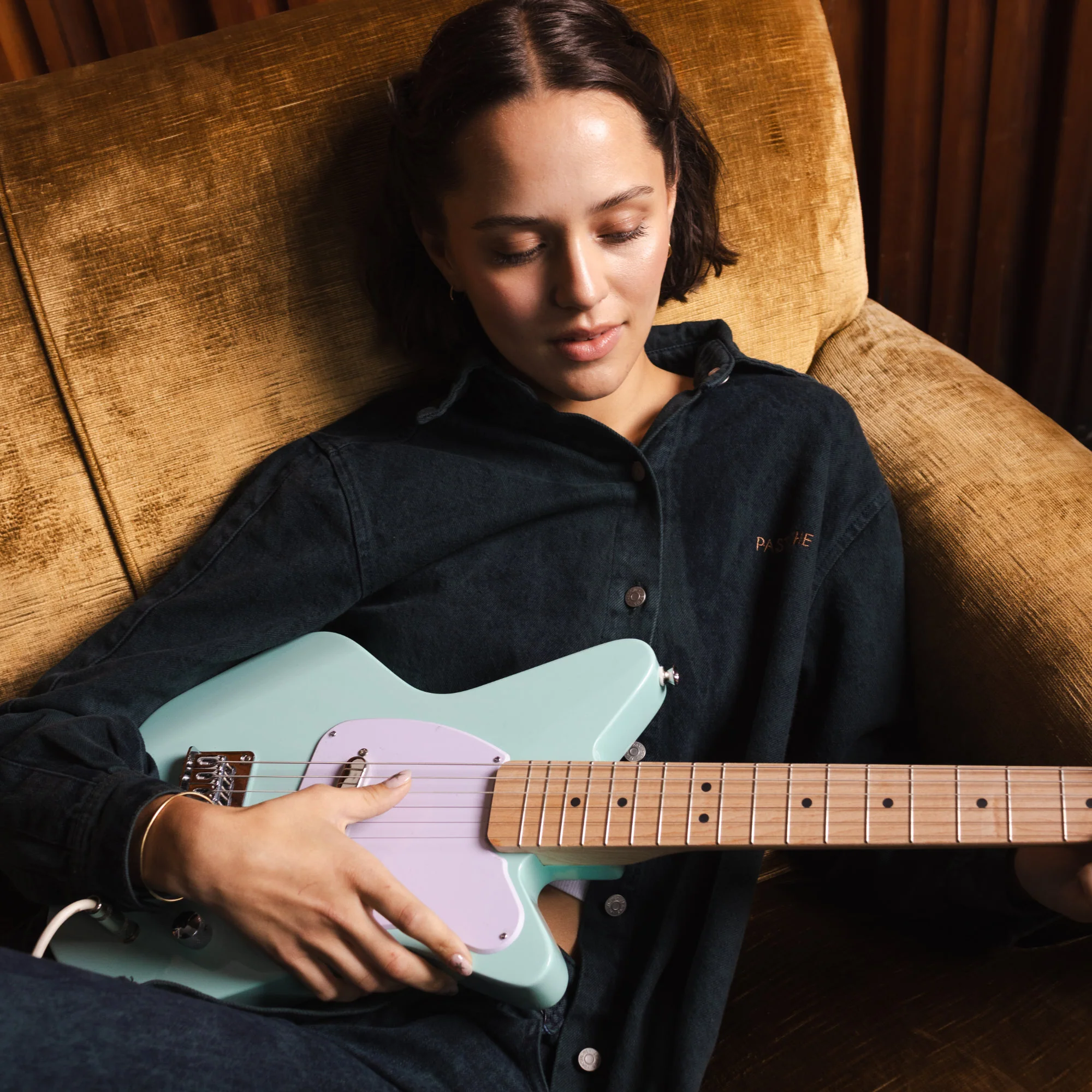 loog pro 6 electric guitar - Image 7